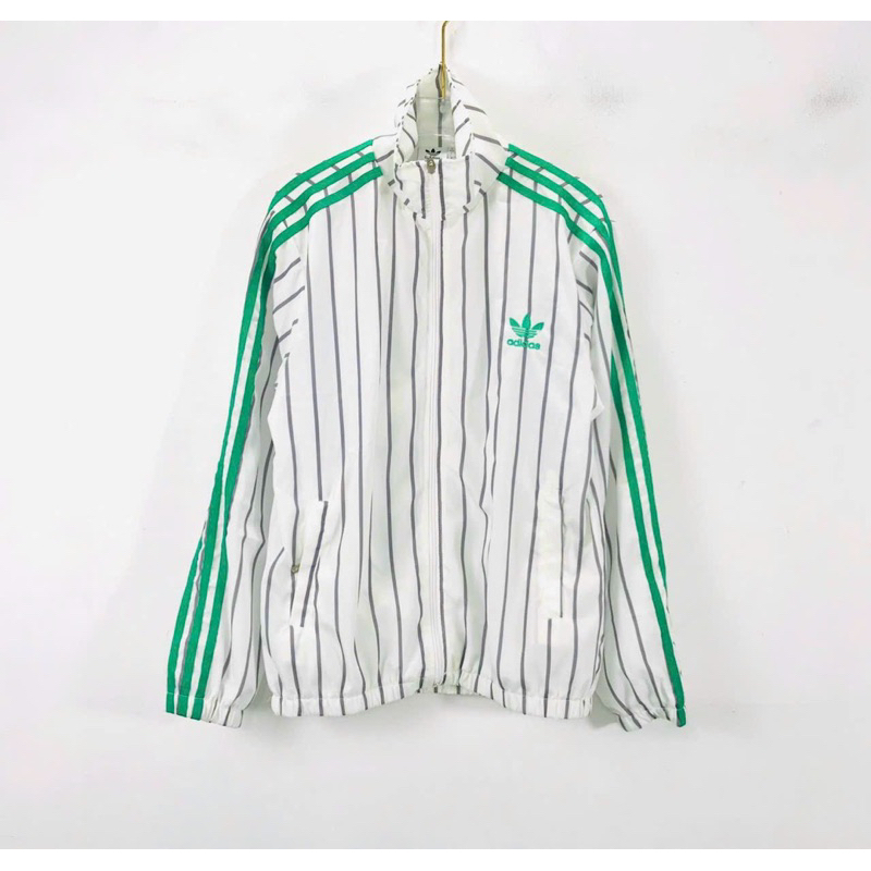 Áo khoác adidas thêu logo