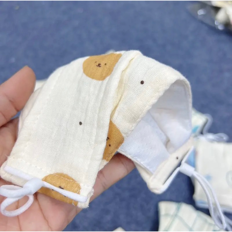 Khẩu trang cho bé - mẫu 3 lớp vải muslin cho bé
