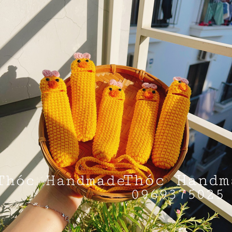 Túi đựng son bằng len handmade xinh xắn