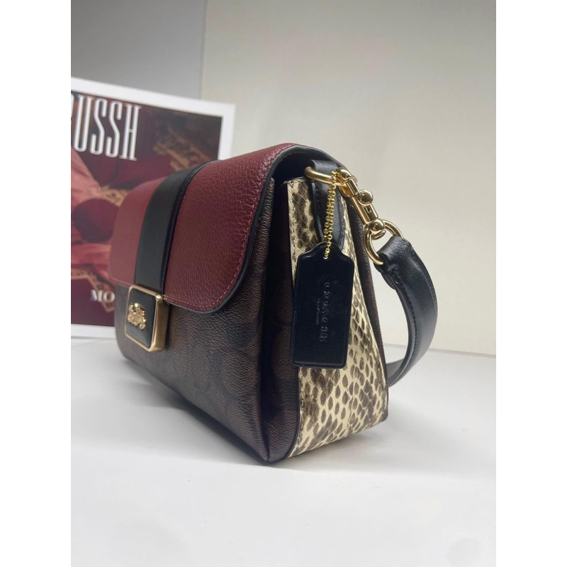 Túi coa.ch đeo chéo và đeo vai