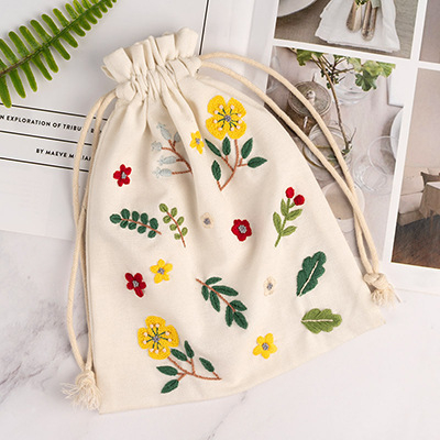 Kit tập thêu có hình vẽ sẵn làm túi đựng tiền/ bao đựng đồ (khung thêu 15cm)