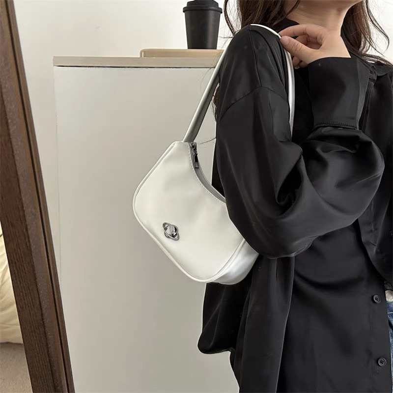 Túi đeo vai vầng trăng Butterfly