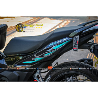 TEM LỬA DÁN XE WINNER X V3 MÀU ĐEN XANH NGỌC