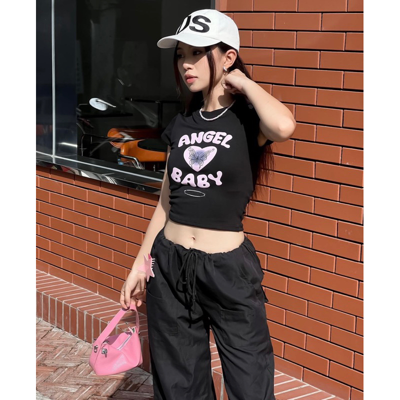 Áo thun phong cách Y2k