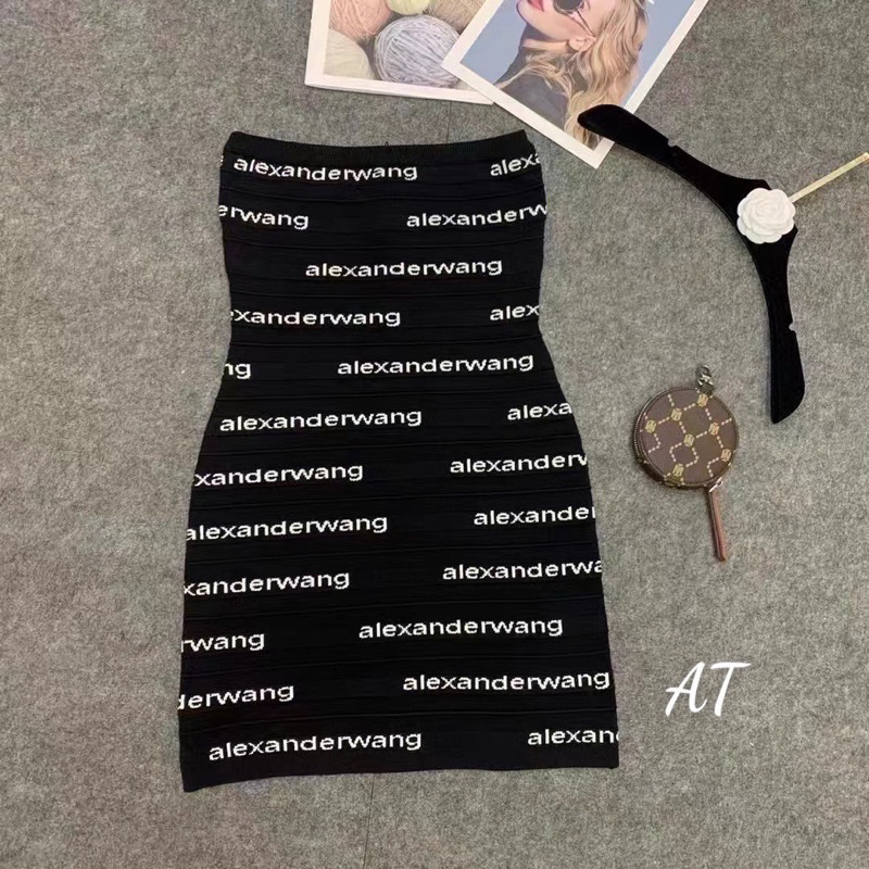 Đầm quây len body wang