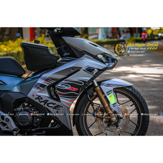 TEM LỬA DÁN XE WINNER X V3 MÀU BẠC XANH ĐEN