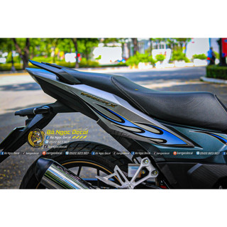TEM LỬA DÁN XE WINNER X V3 MÀU BẠC XANH ĐEN