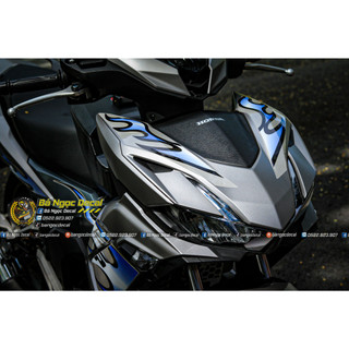 TEM LỬA DÁN XE WINNER X V3 MÀU BẠC XANH ĐEN