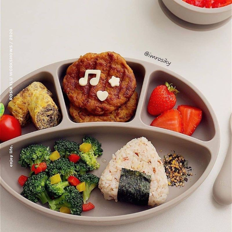 Khay ăn dặm chia ngăn- khay silicone cho bé Bluemama Hàn quốc kích thước 23x 17cm