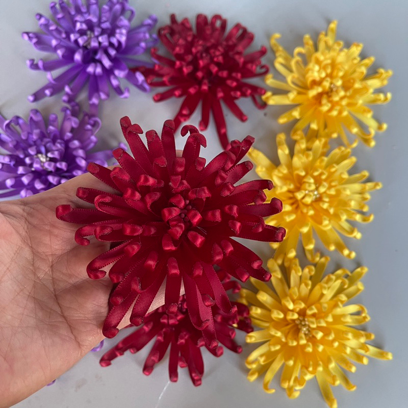 Hoa cúc nhiều màu đẹp/ hoa cài áo đẹp/ hoa đính kết áo dài