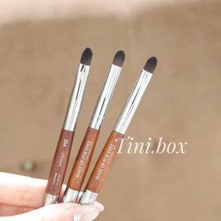 Cọ son môi mini có nắp đậy Makeup Forever 304