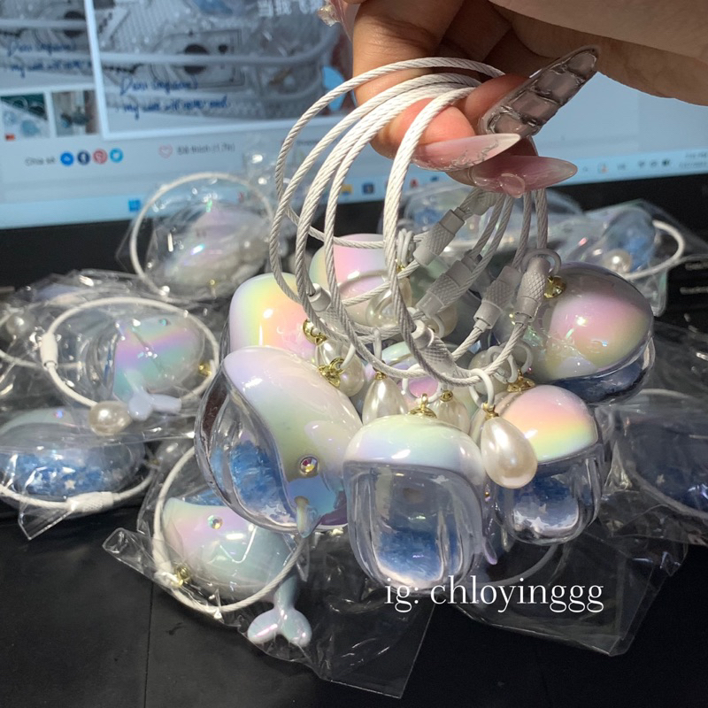 Móc Khoá Cá Voi / Cá Heo Phim “Khi Anh Chạy Về Phía Em”