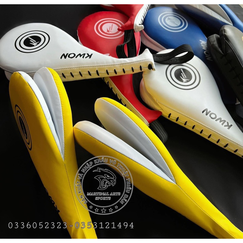 VỢT ĐÁ ĐÔI KWON