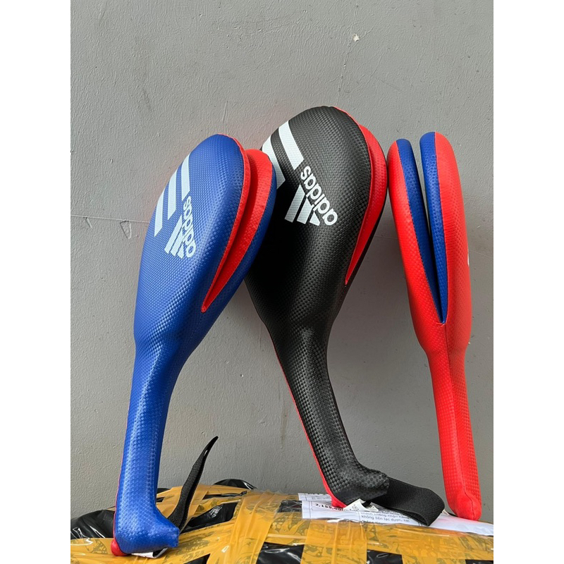 VỢT ĐÁ ADIDAS