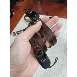 Dây máy ảnh đeo cổ da bò thật bản 10mm màu nâu, phù hợp với các dòng máy ảnh