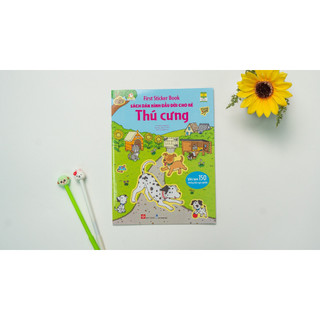 Sách - First Sticker Book - Sách dán hình đầu đời cho bé - Sở thú
