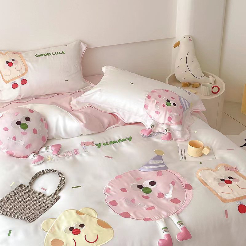 SET Chăn Ga Tencel Thêu Hoạ Tiết Ngộ Nghĩnh Đáng Yêu Mềm, Mịn, Mát Kèm Gối Trang Trí