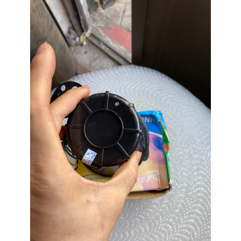 Còi lùi , còi xi nhan giọng nói âm thanh to , còi de 12v 24v chịu nước tốt