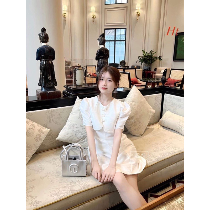 Váy trắng đính nơ đá lượn gấu HT12