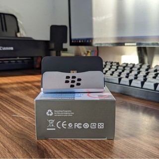 Dock sạc cho điện thoại Blackberry cổng Micro Usb