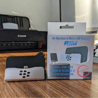 Dock sạc cho điện thoại Blackberry cổng Micro Usb