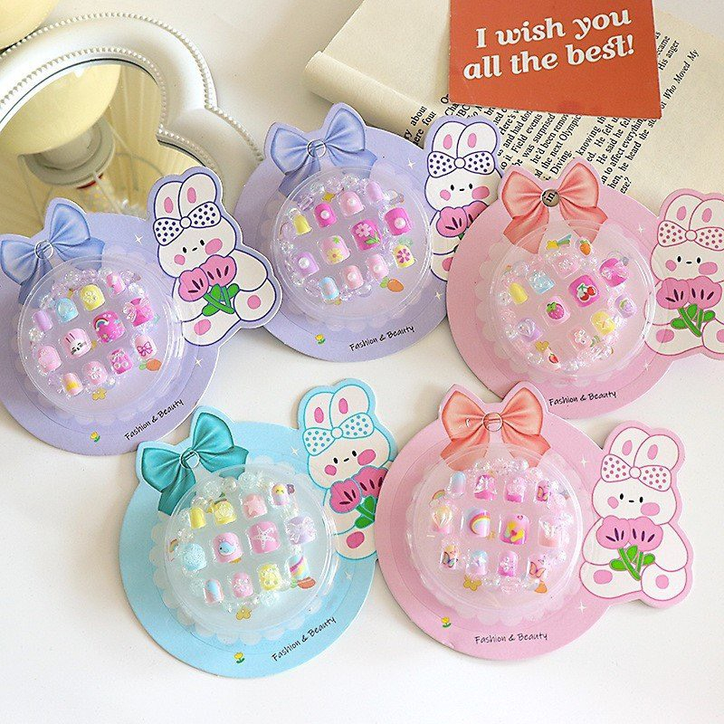 Set 12 Móng Tay Giả Kèm Vòng Tay Cho bé gái