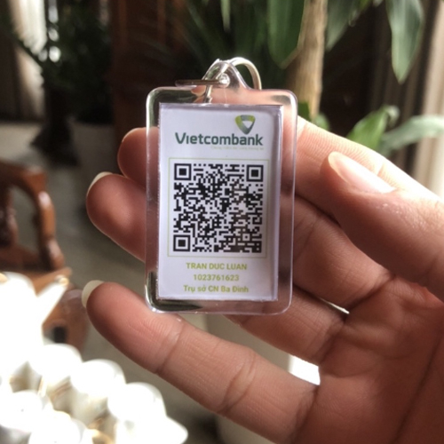Móc khoá in mã QR code tài khoản ngân hàng theo yêu cầu