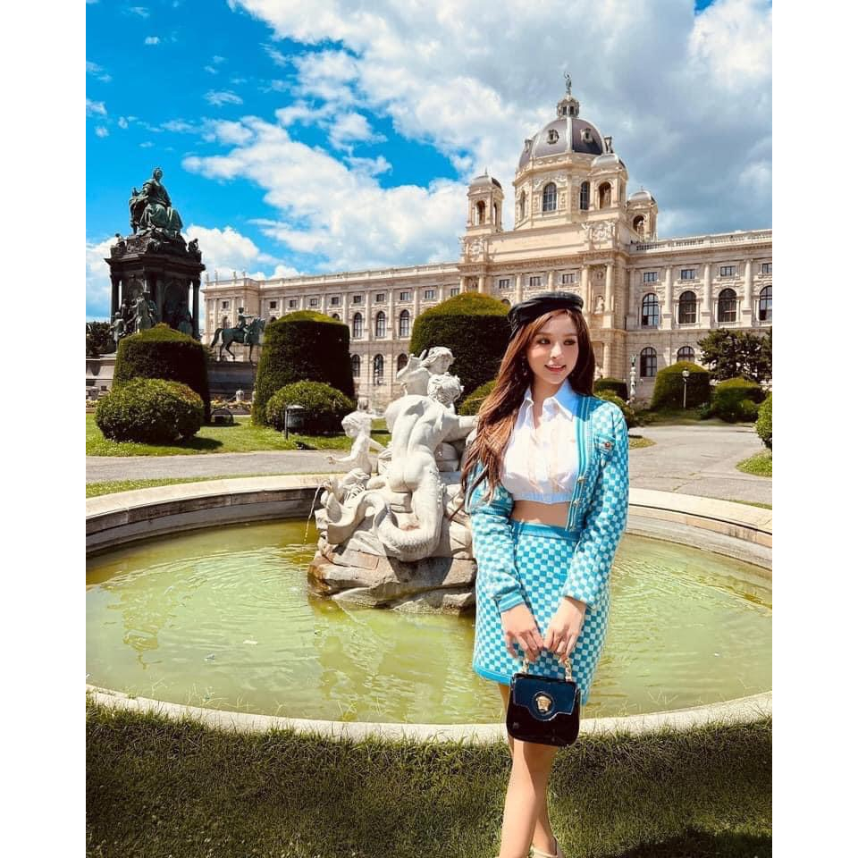 TÚI VERSAC MUDUSA MINI DA BÓNG SZ16