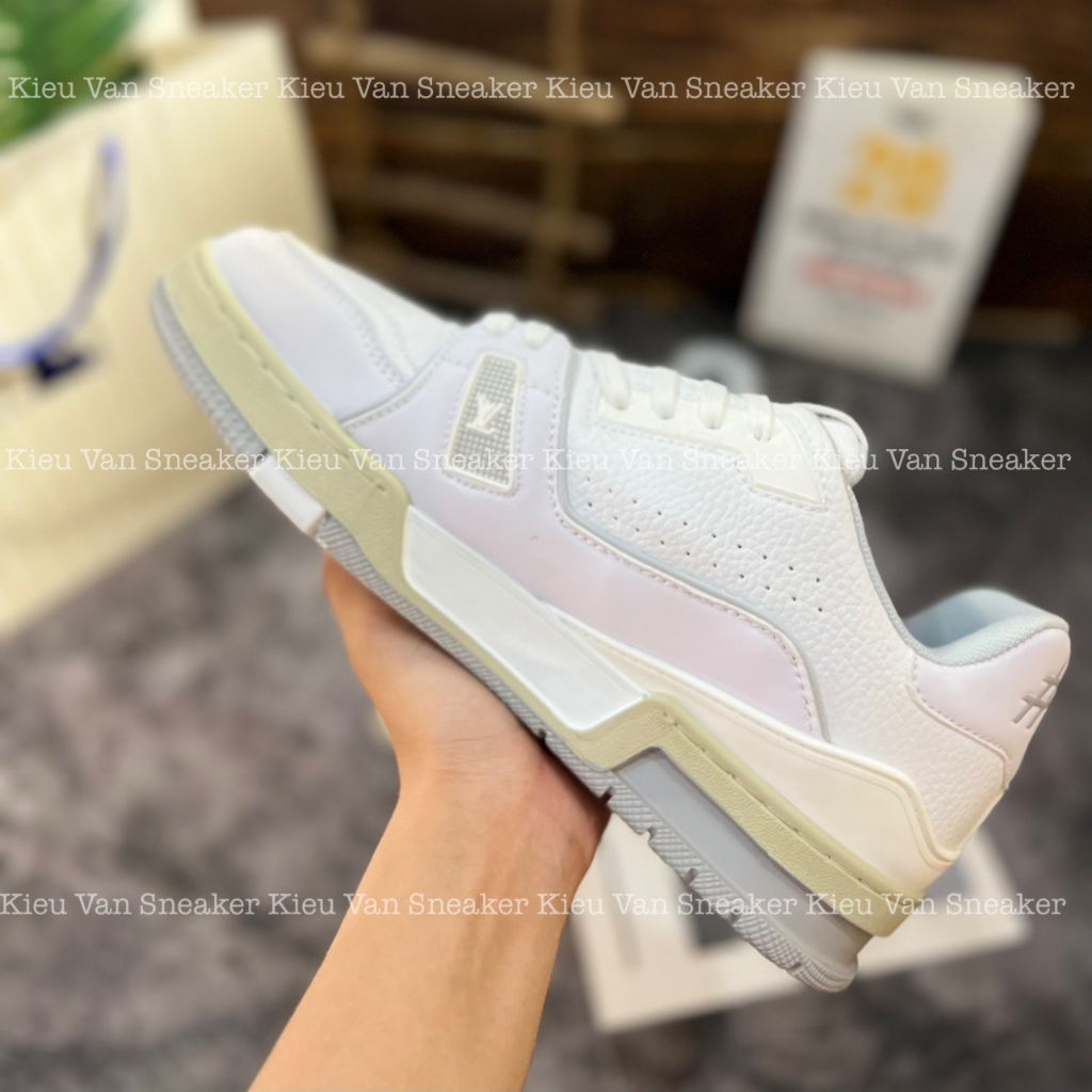 Giày Thể Thao LV 54 Trainer White Grey LV Da Trắng Xám Họa Tiết Phản Quang.