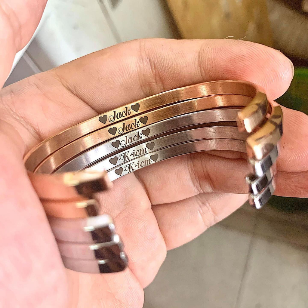 Vòng tay Cuff DW Ver 1- Lắc tay titan không gỉ -Khắc Tên Theo Yêu Cầu
