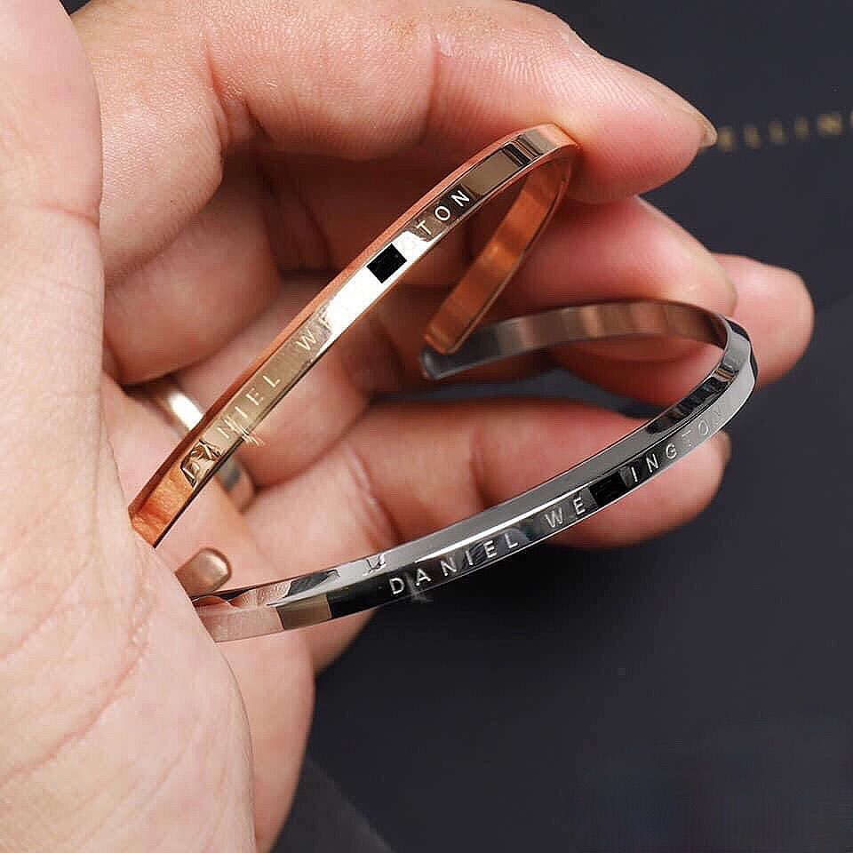 Vòng tay Cuff DW Ver 1- Lắc tay titan không gỉ -Khắc Tên Theo Yêu Cầu