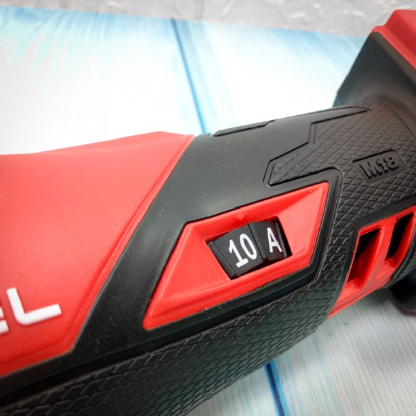 Máy cắt rung đa năng Milwaukee M18 FMT