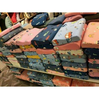 gối cao su non e bé kèm áo cotton