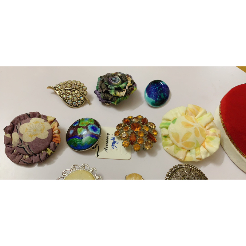 Cài áo và cài khăn si Nhật