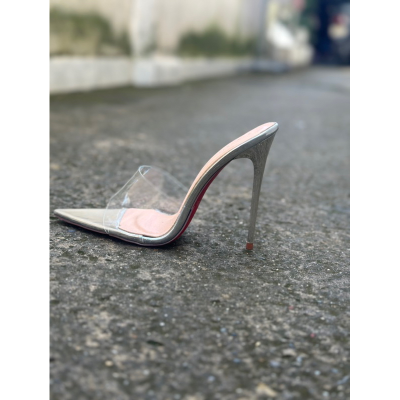 Sandal cao gót quai trong màu bạc 11p