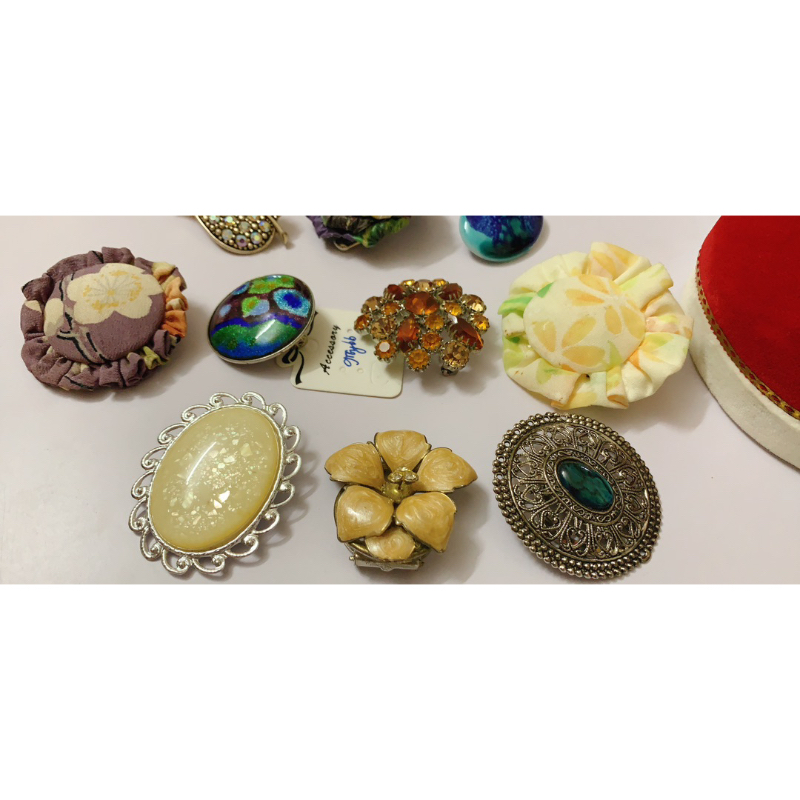 Cài áo và cài khăn si Nhật