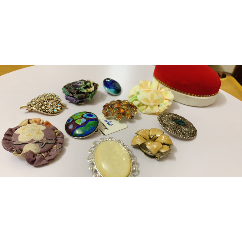 Cài áo và cài khăn si Nhật