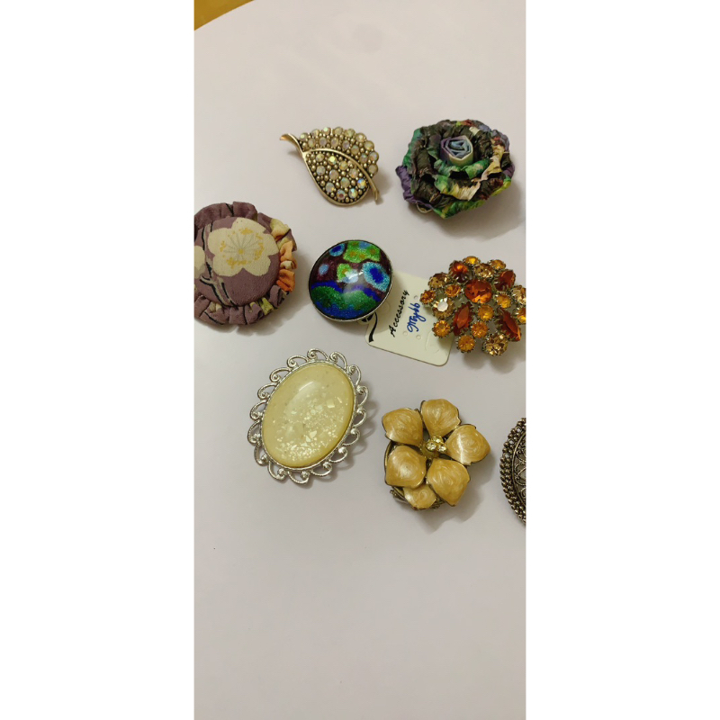 Cài áo và cài khăn si Nhật