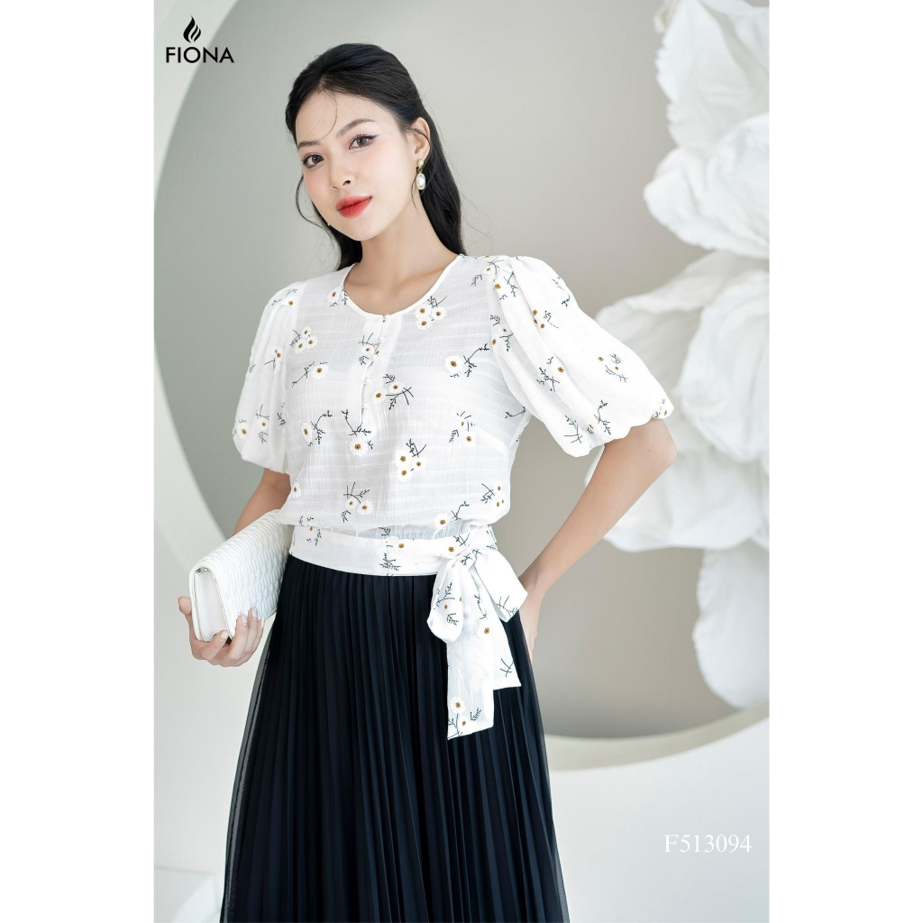 Áo sơ mi nữ FIONA dáng bo gấu áo sơ mi kiểu họa tiết hoa nhí cổ tròn thiết kế cao cấp đính cúc trang trí tay bồng F51309