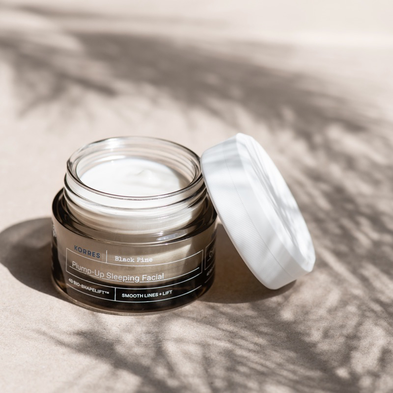 Kem dưỡng ban đêm Korres Black Pine Plump-Up Sleeping Facial $68