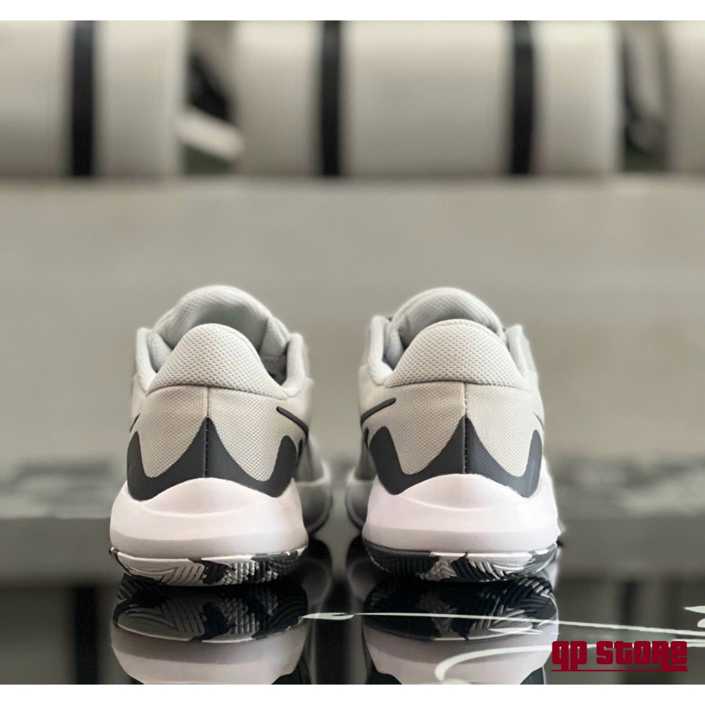 Giày Thể Thao Nike Precision 6