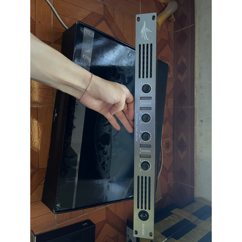 Đẩy 2 kênh NA2600 class D công suất  và Đẩy 4 kênh NA4800 công suất