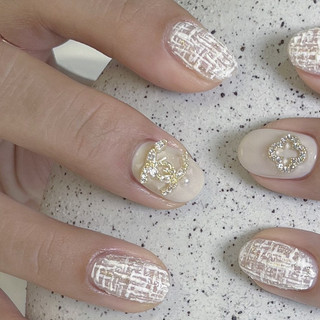 Mẫu nailbox thiết kế móng úp vẽ dạ tweed charm