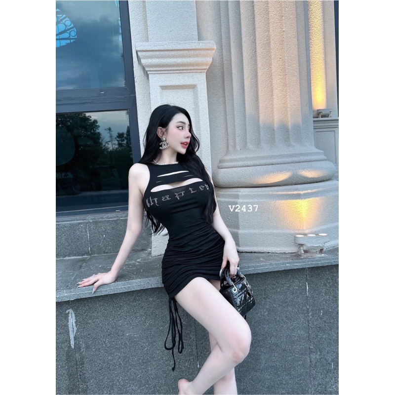 Đầm body khoét ngực rút dây
