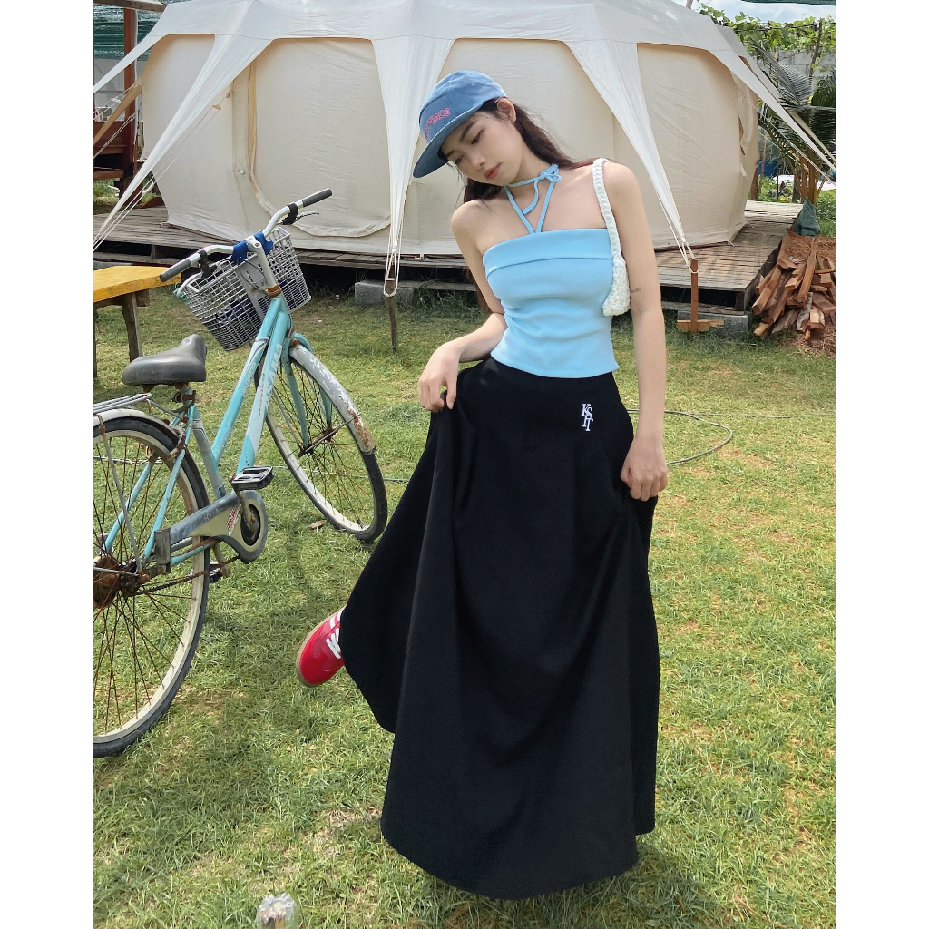 Chân váy xếp ly dáng dài Kill System Sica hình thêu logo