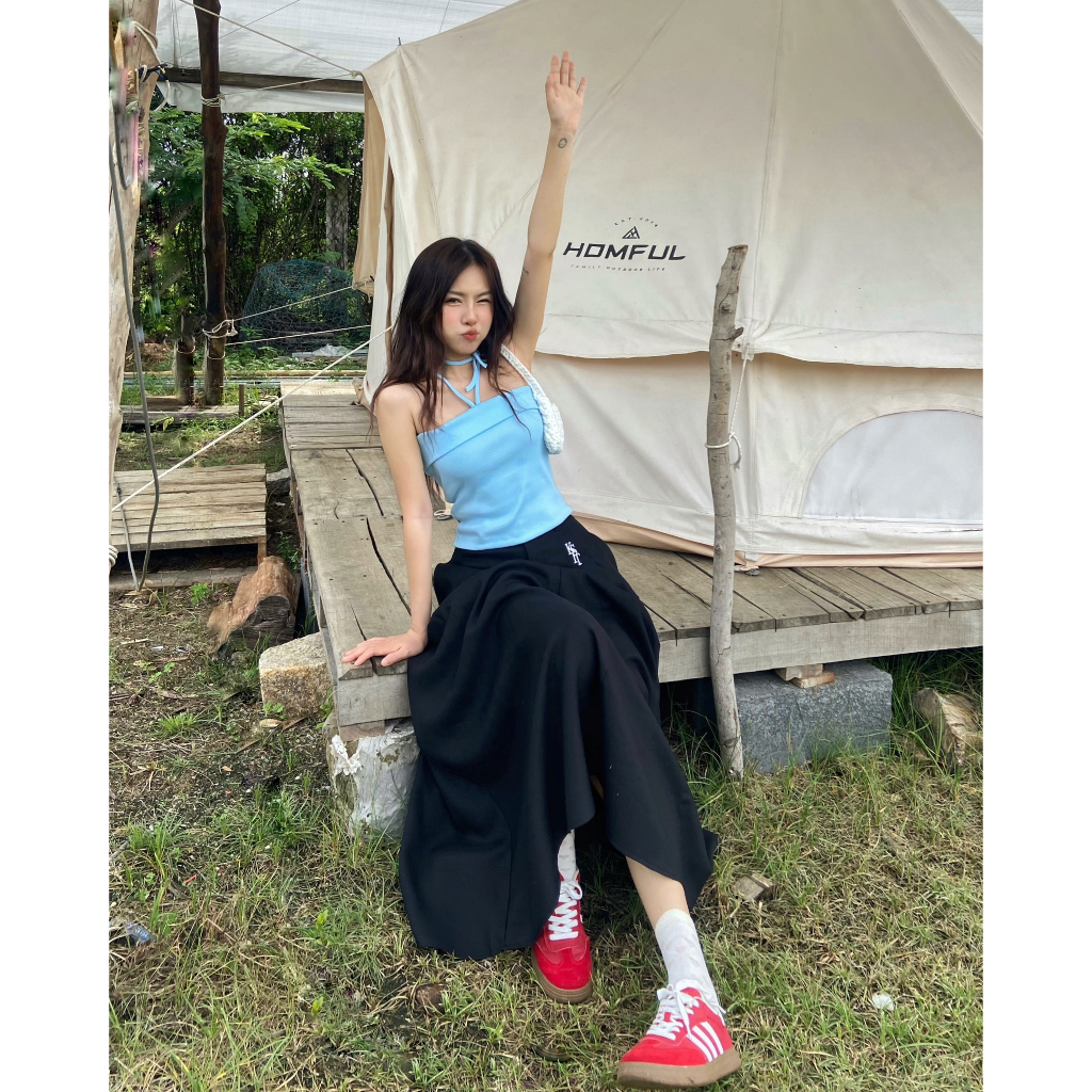 Chân váy xếp ly dáng dài Kill System Sica hình thêu logo