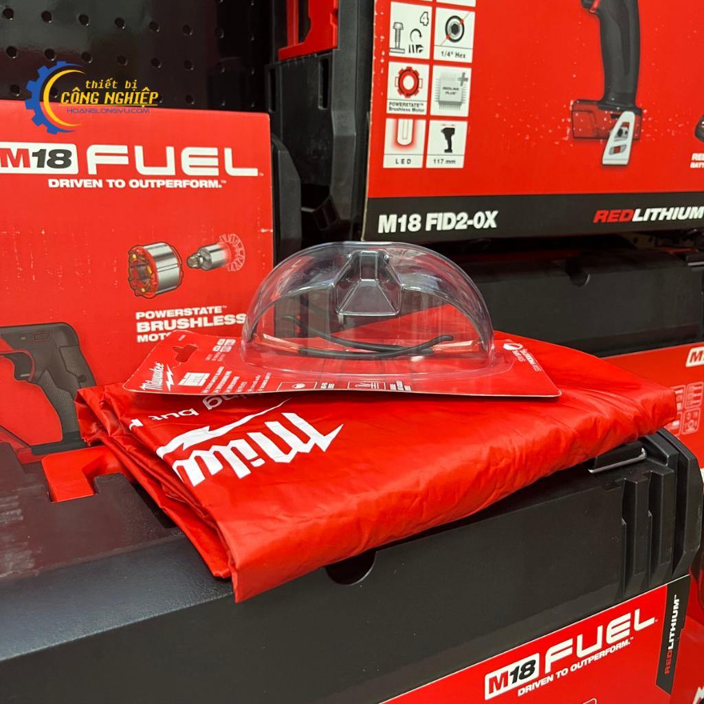 Bộ sản phẩm mùa mưa Milwaukee. Combo kính bảo hộ+ áo mưa Milwaukee. Combo mùa mưa Milwaukee chính hãng giá tốt