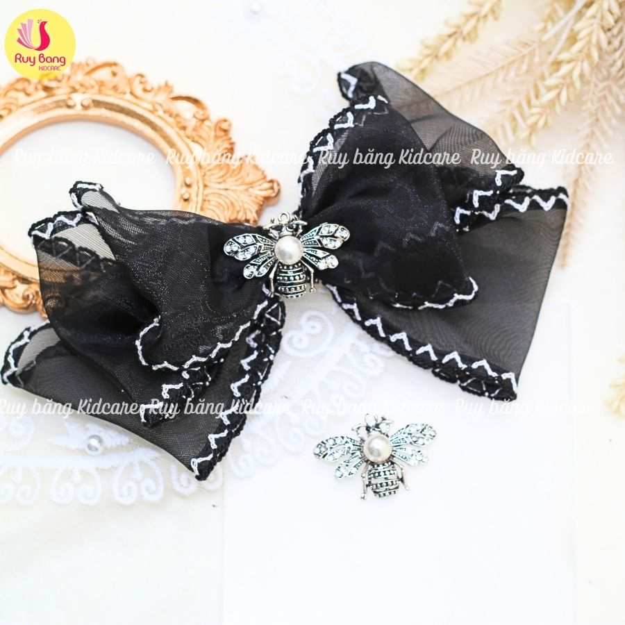 Charm ong đính đá