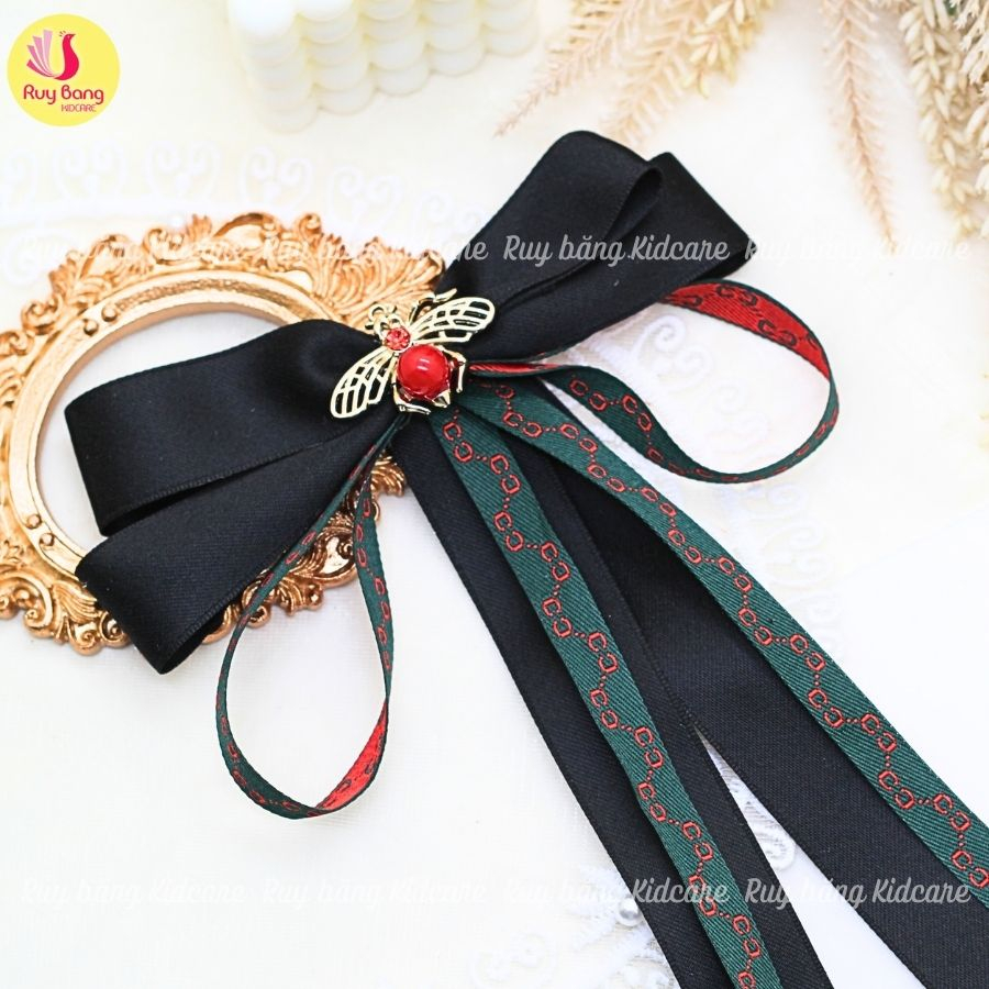 Charm ong đính đá