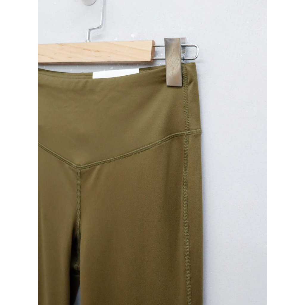 C2621 - 	Quần tập ống loe thun trơn